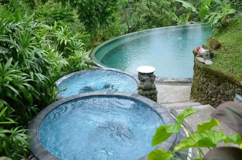 پیتاماها ریزورت استخر